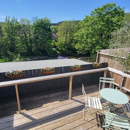 Ty Taf 2 Bed Cottage With Deck & Easy Transport Links Cardiff Exteriér fotografie